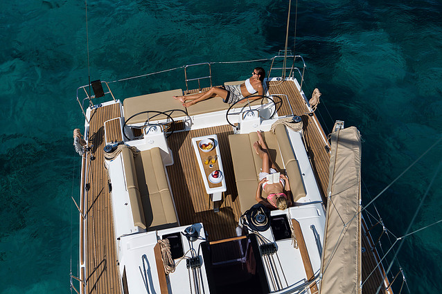 Algarve Yacht Charter - VILAMOURA YACHT CHARTERS